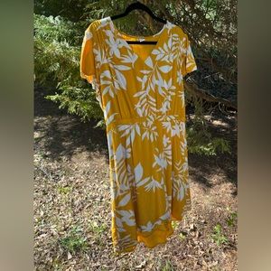 XL Old Navy Yellow Floral Dress